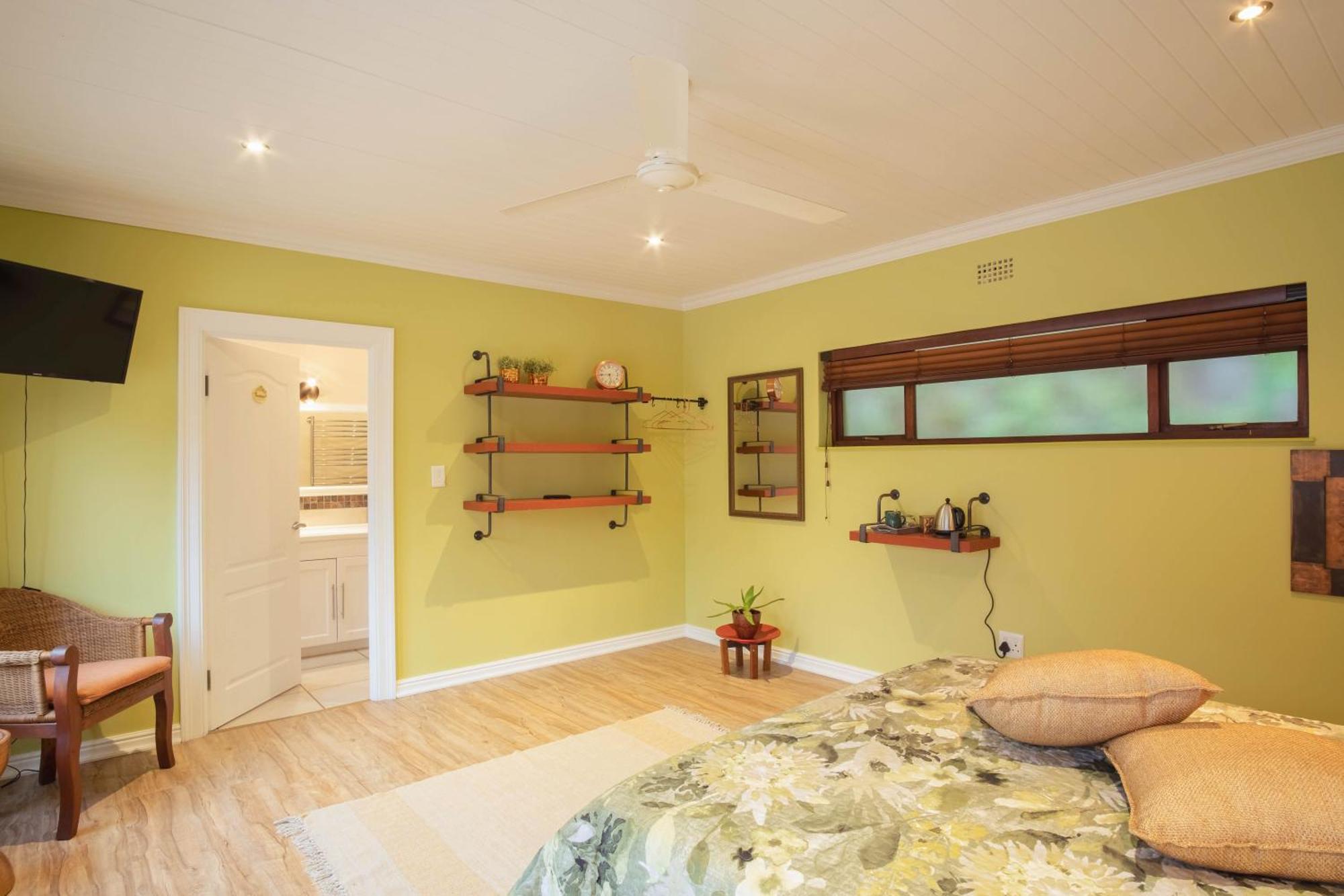 קניסנה Bwhale Guest House B&B חדר תמונה